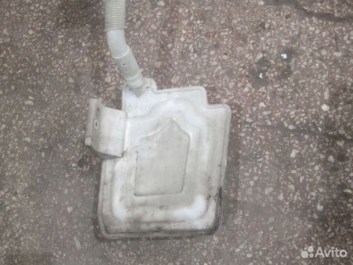 Бачок омывателя Skoda Octavia A5