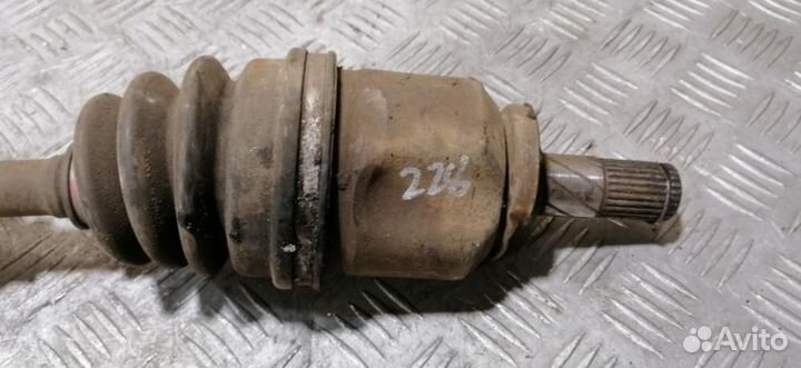 Полуось передняя левая Mazda 3 BK бк