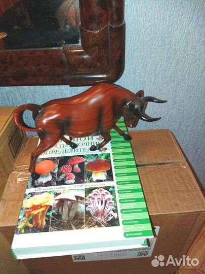 Фигурка быка