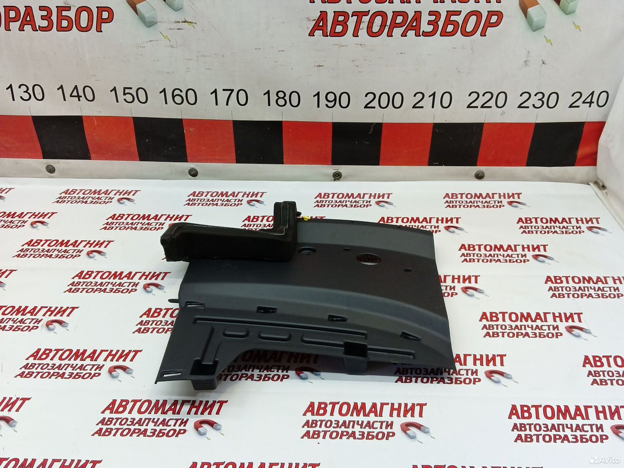 Накладка подкапотная левая Voyah Dream Воях Дрим