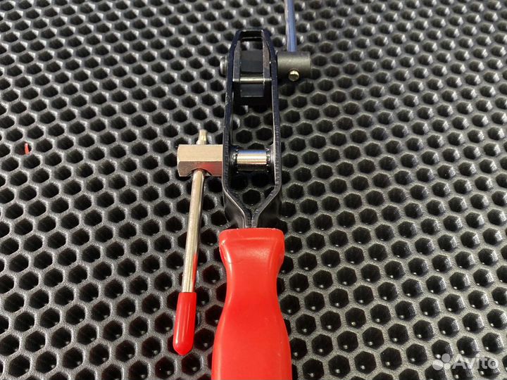 Приспособление для установки хомутов