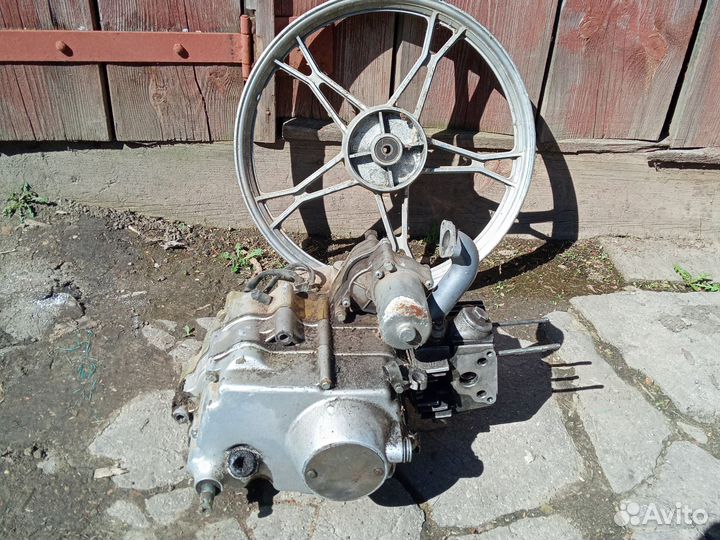 Двигатель мопеда дельта на запчасти колесо заднее