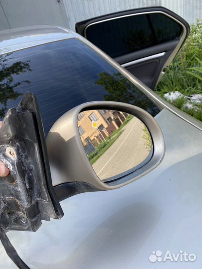 Зеркало заднего вида