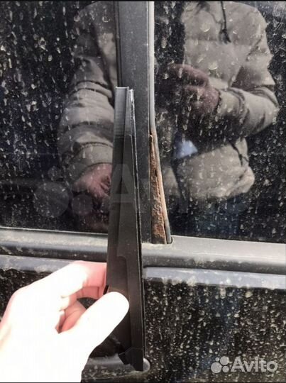 Вставка направляющей стекла Golf4/Bora