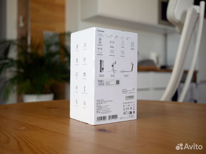 Новый стабилизтор для телефона Insta360 Flow