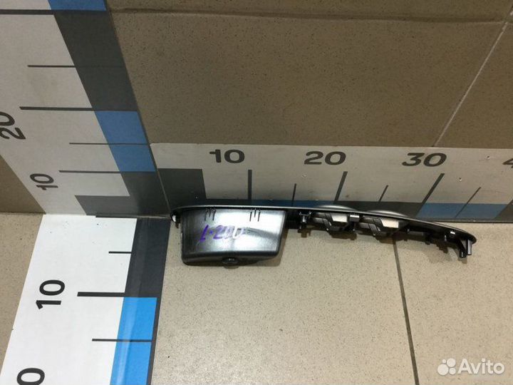 Накладка блока стеклоподъемника Mitsubishi L200 KB