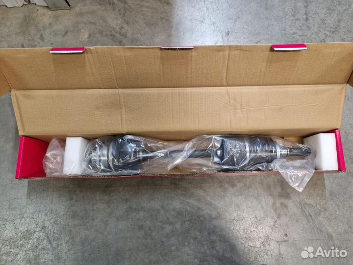 Привод левый на Ниву трипоидный 24 шлица без абс