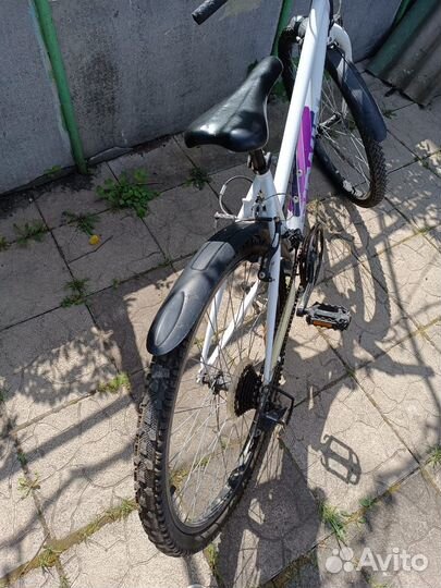 Женский велосипед B'twin Rockrider 300 (2015)