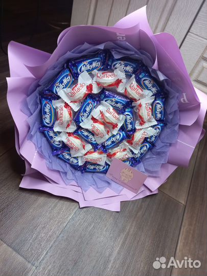 Сладкий букет из конфет