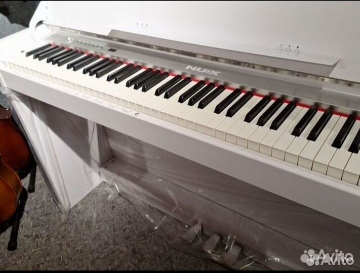 Цифровое пианино Nux WK310 корпусное, с крышкой