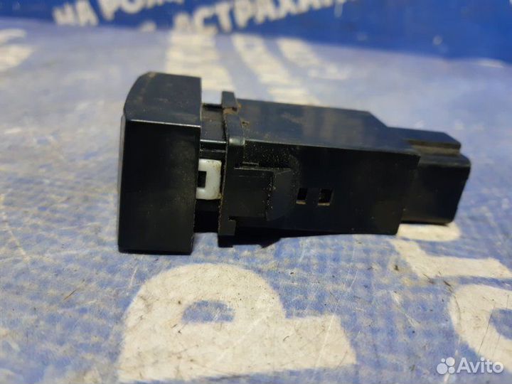 Кнопка обогрева переднего стекла Kia Sorento 1