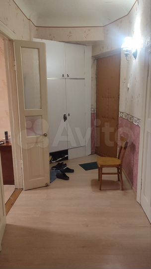 2-к. квартира, 60 м², 1/3 эт.