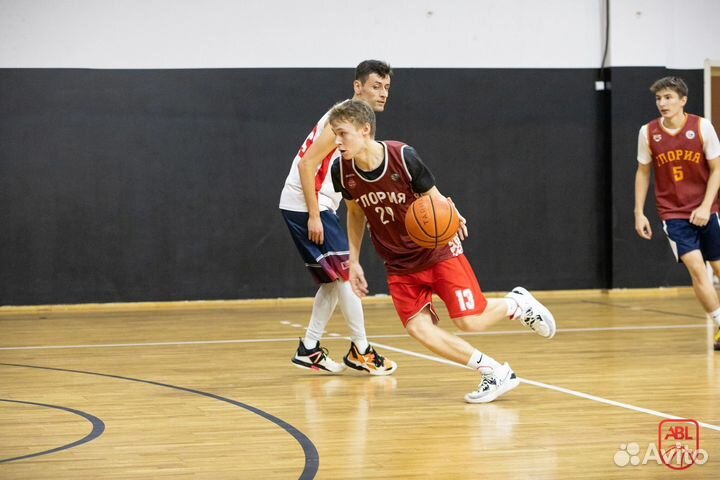 Тренер по баскетболу