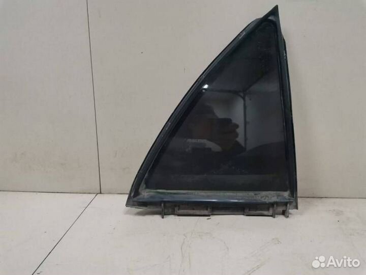Стекло двери задней правой форточка Toyota Corolla