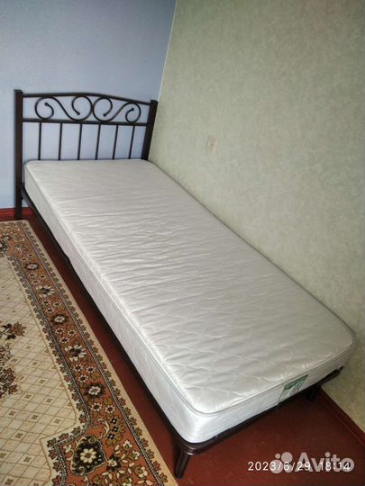 Кровать с матрасом бу