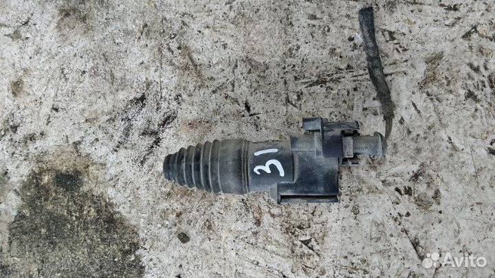 Датчик открытия капота Opel Astra H 1.6 Z16XER