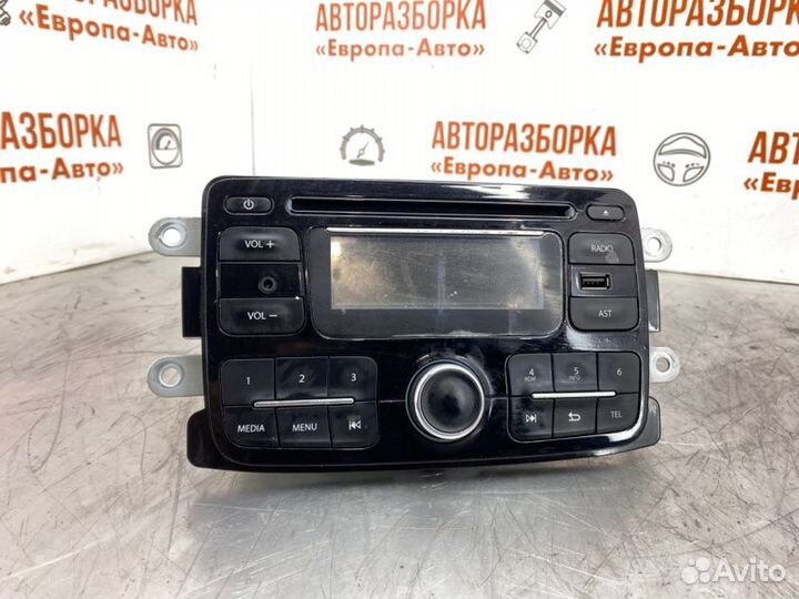 Магнитола Renault Logan 2 седан 1.6 Л 2015