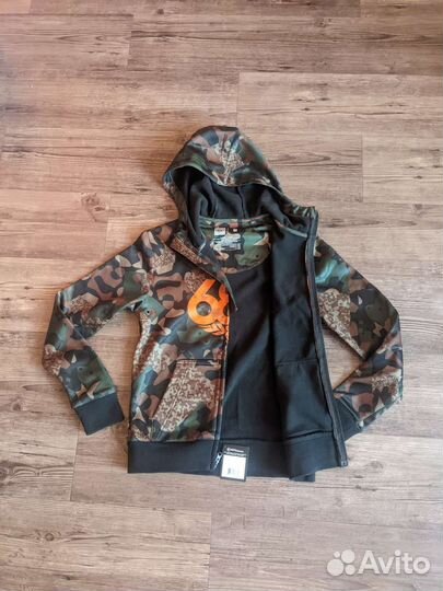 Толстовка с капюшоном