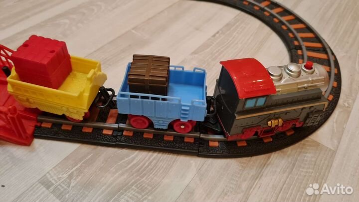 Дорога с поездом.железная дорога