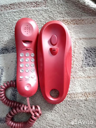 Телефон кнопочный