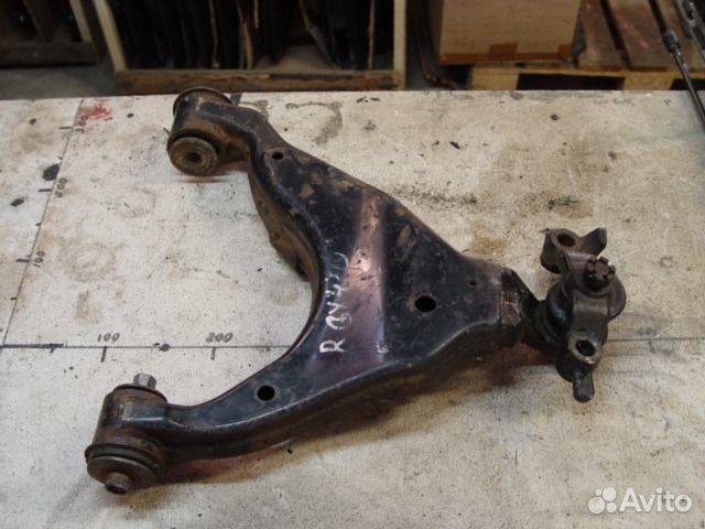 Передние рычаги Toyota land cruiser120 03г