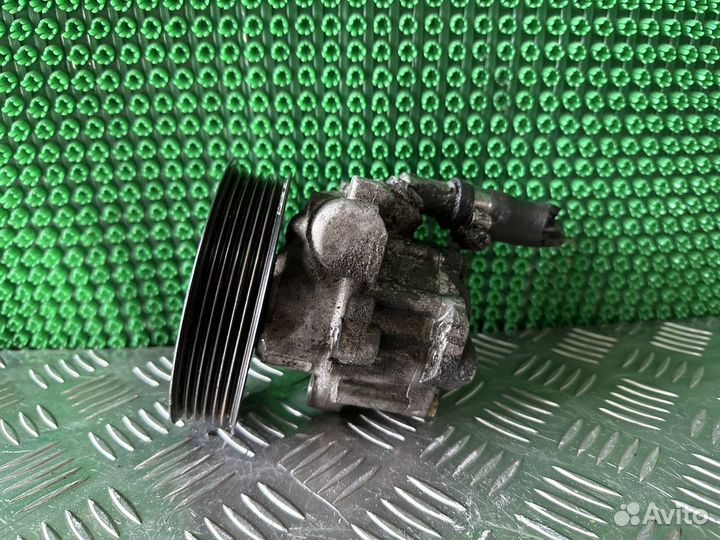 Насос гура Volkswagen Golf 4 1.6 8V AVU