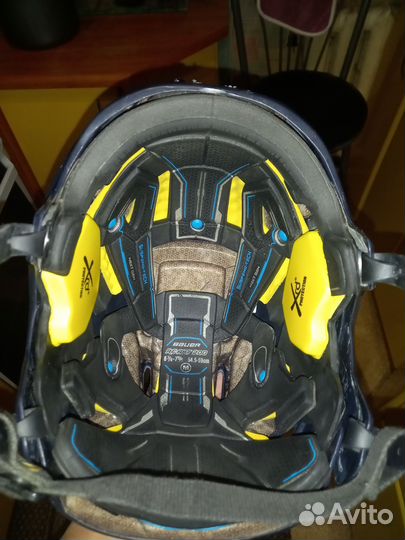 Хоккейный шлем