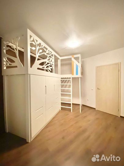 Детские двухъярусные кровати + шкаф