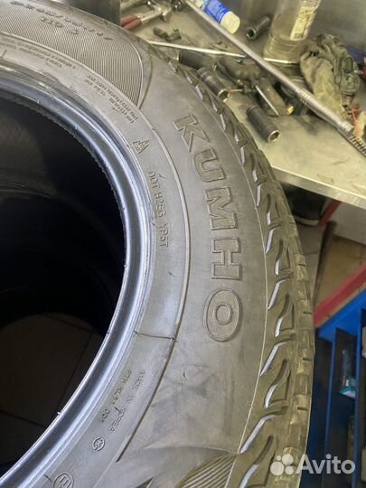 Kumho Road Venture ST KL11 265/65 R17
