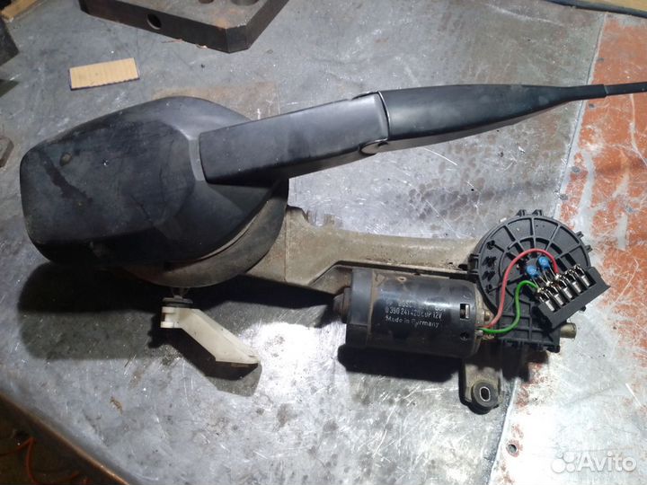 Трапеция стеклоочистителей Mercedes-Benz W210