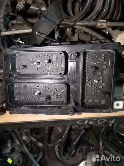 Блок предохранителей Опель Зафира В