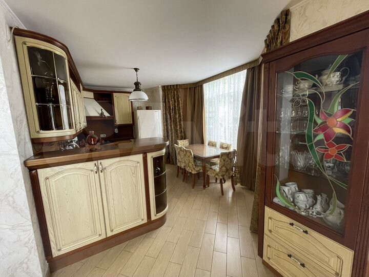 Коттедж 180 м² на участке 7 сот.