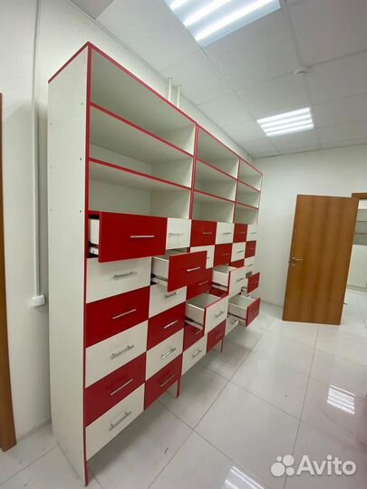 Витрины для аптеки назаказ