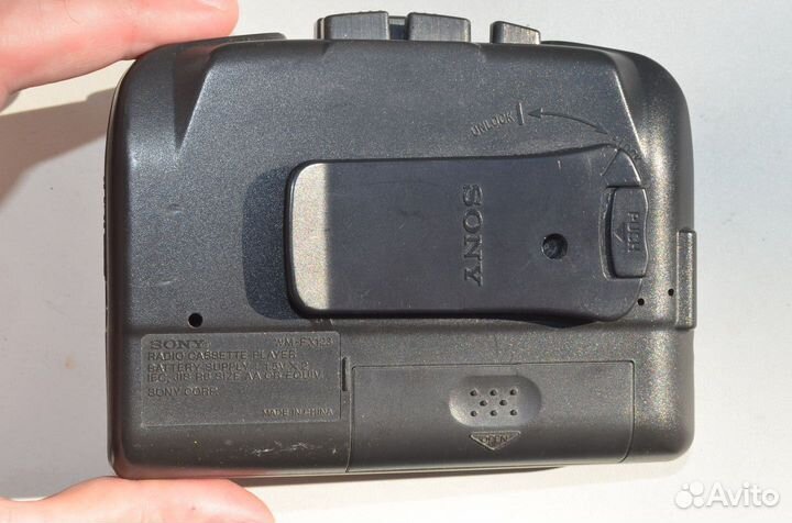 Кассетный плеер Sony walkman wm-fx123