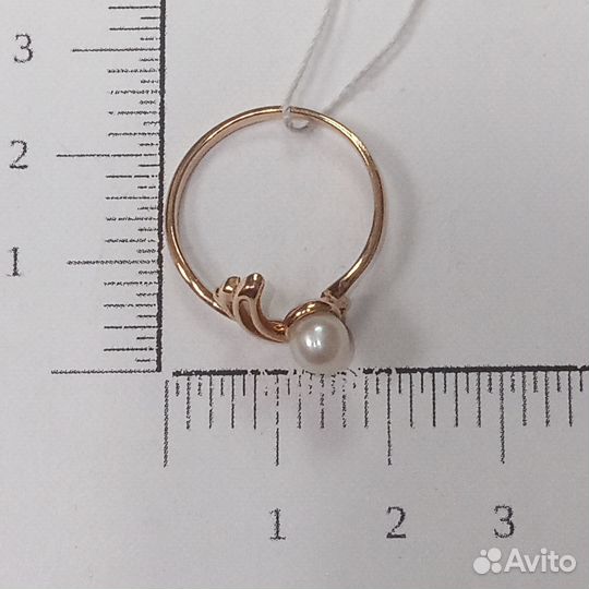Золотое кольцо с жемчугом