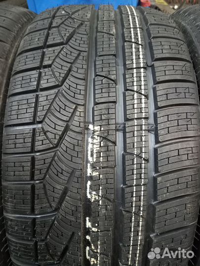 Pirelli Winter Sottozero 240 Serie II 245/35 R20 и 275/30 R20 V