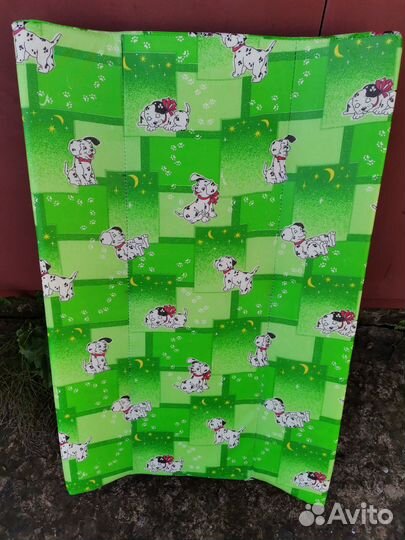 Пеленальный столик на кроватку