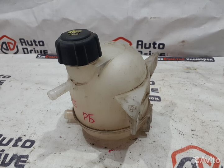 Nissan Almera G15 расширительный бачок