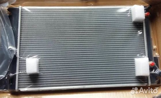 Радиатор охлаждения SAT toyota corolla 150