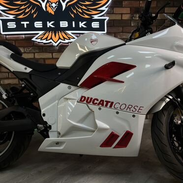 Ducati Panigale V4 R, 2025, 1 км