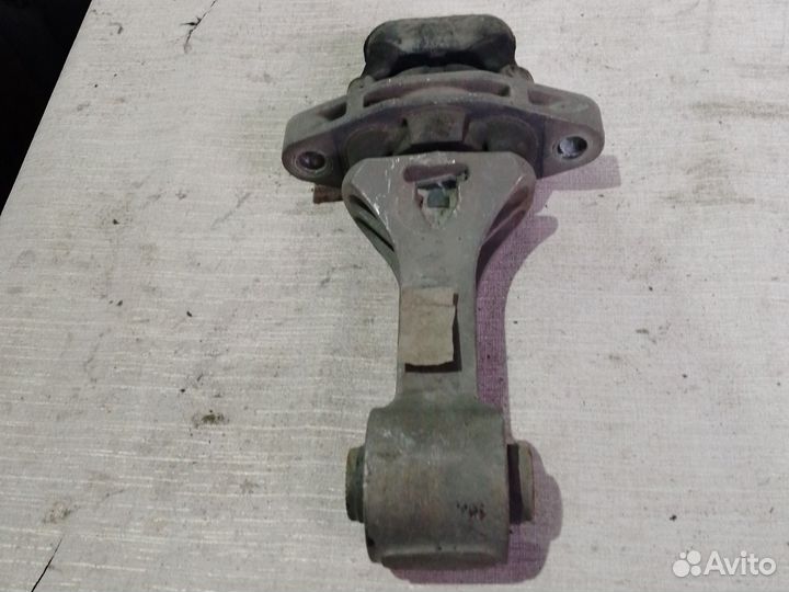 Подушка двигателя hyundai Aй30