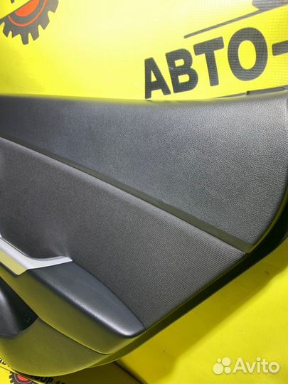 Обшивка двери задняя правая Kia Rio 3 QB G4FC 2015