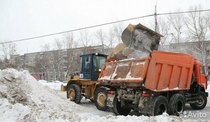 Фронтальный погрузчик, трактор, чистка снега