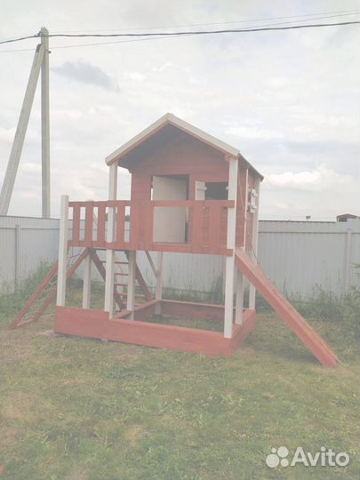 Детский игровой домик на сваях