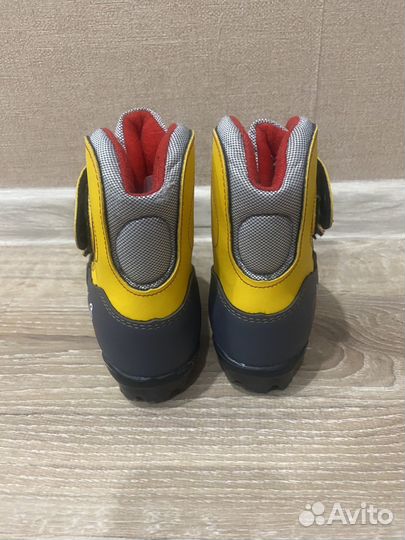 Ботинки лыжные 32 размер