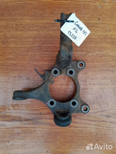 Поворотный кулак Toyota Corolla 180