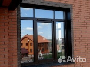 Окно пластиковое черное