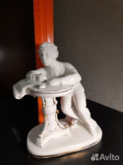 Фарфоровая статуэтка А.С. Пушкин