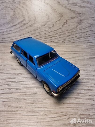 Волга газ 2402 1/43 модель без ми