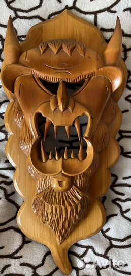 Маска настенная деревянная